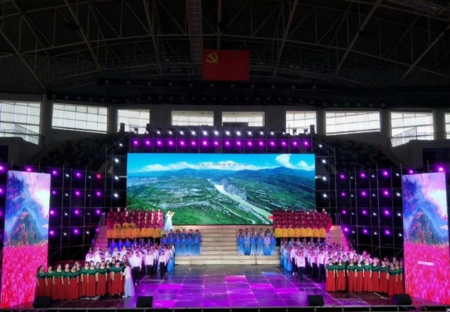 Led screen for stage performance.jpg
